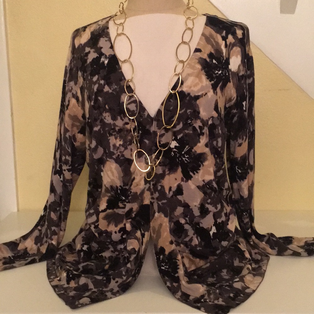 A beautiful sweater long sleeve very comfortable!